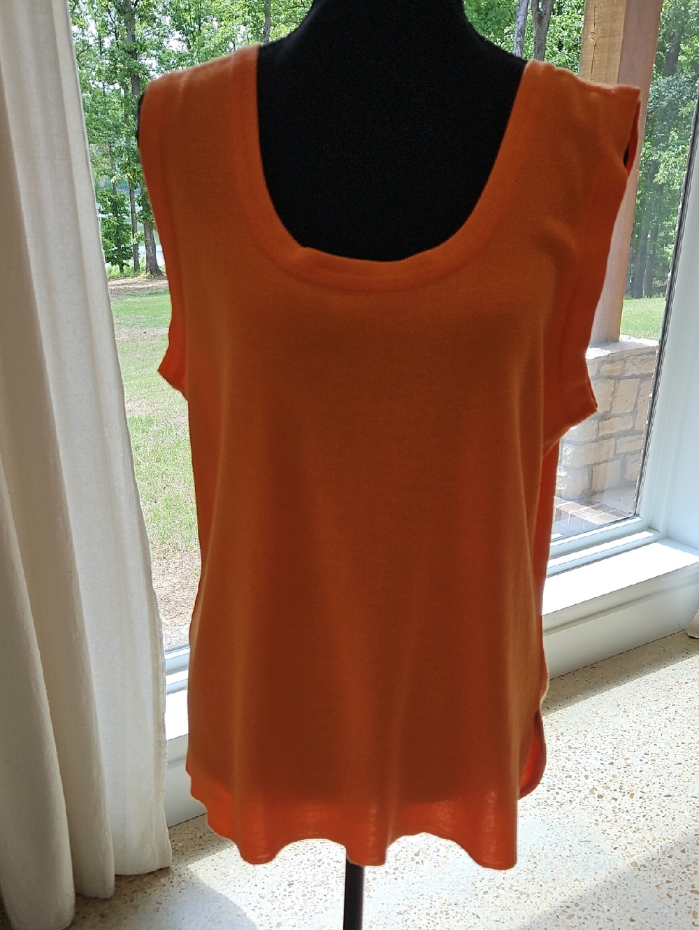 Misook Orange Scoop Neck Sleeveless Tank.  Size XL